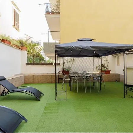 Nonnatitta A Chiaia * Neapol